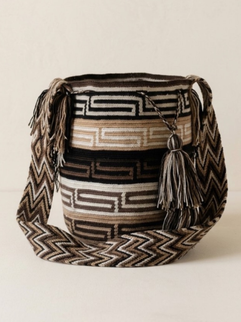 Handwoven Wayuu Mochila Bag - Earthy Geometric Crossbody